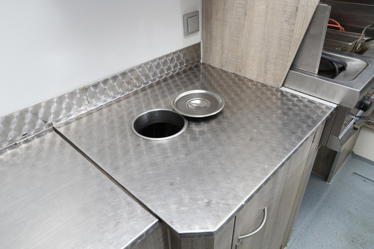 Wochenmarktmobil Seico - Zelfrijdende verkoopwagen: afbeelding 2 Wochenmarktmobil Seico - Zelfrijdende verkoopwagen: afbeelding 2