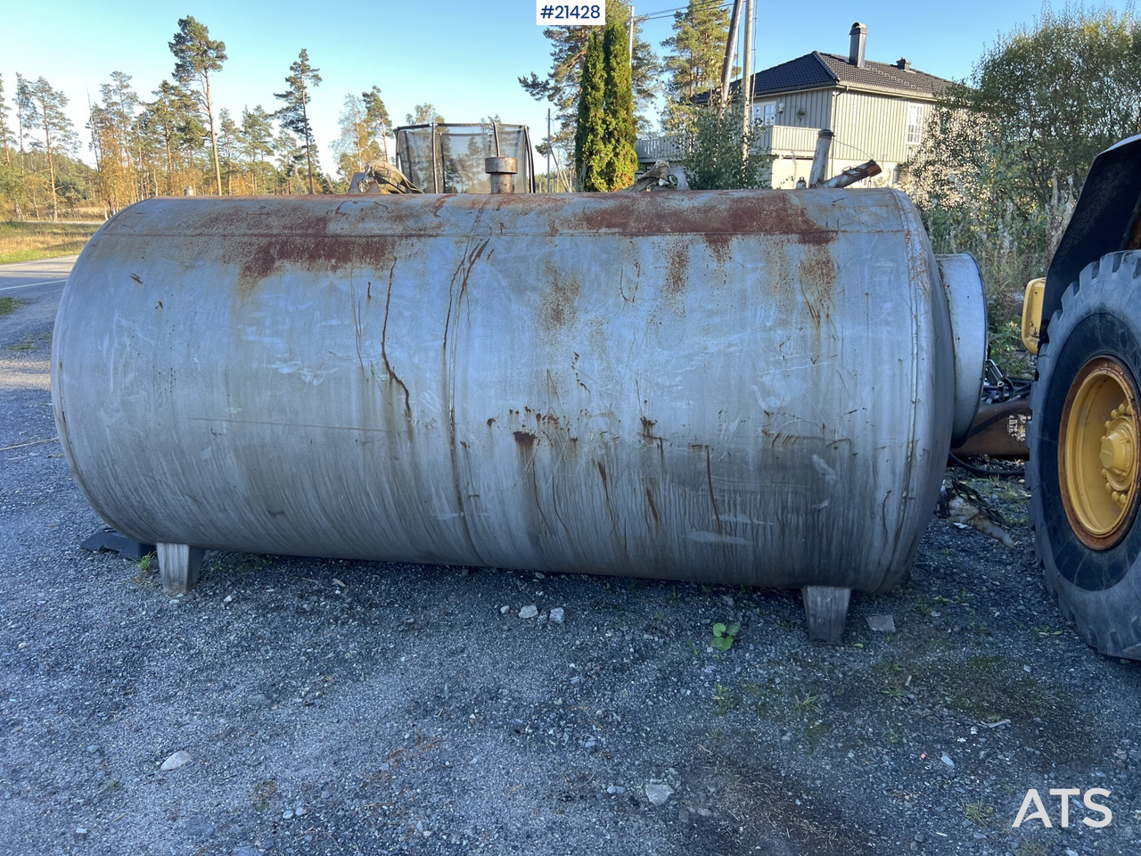 6000 liter diesel tank m/ pumpe og teller - Opslagtank: afbeelding 1 6000 liter diesel tank m/ pumpe og teller - Opslagtank: afbeelding 1