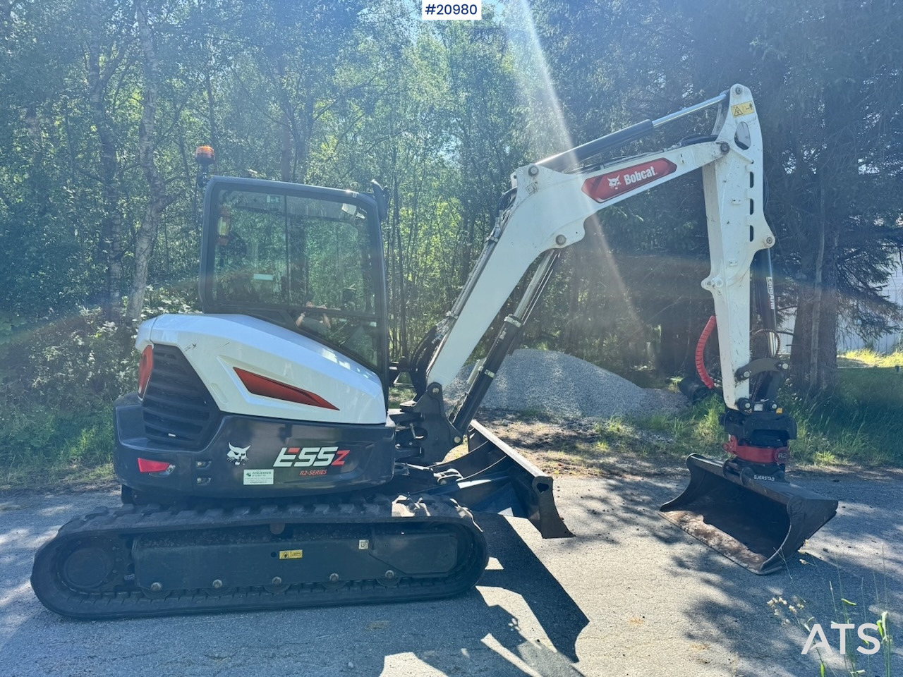 Bobcat E55Z Minigraver m/ Rototilt og 2 skuffer. 230 timer! - Minigraafmachine: afbeelding 1 Bobcat E55Z Minigraver m/ Rototilt og 2 skuffer. 230 timer! - Minigraafmachine: afbeelding 1