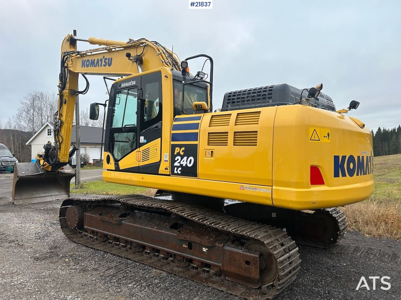 Komatsu PC240LC-11E0 Beltegraver m/ Rotortilt og Pusseskuffe - Rupsgraafmachine: afbeelding 2 Komatsu PC240LC-11E0 Beltegraver m/ Rotortilt og Pusseskuffe - Rupsgraafmachine: afbeelding 2