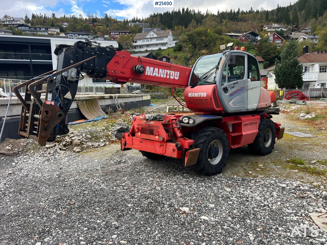 Manitou MRT2540 m/ radiostyring, mannskapskorg, 2 sett pallegafler, jibb med vinsj (1.5 tonn) - Verreiker: afbeelding 1 Manitou MRT2540 m/ radiostyring, mannskapskorg, 2 sett pallegafler, jibb med vinsj (1.5 tonn) - Verreiker: afbeelding 1