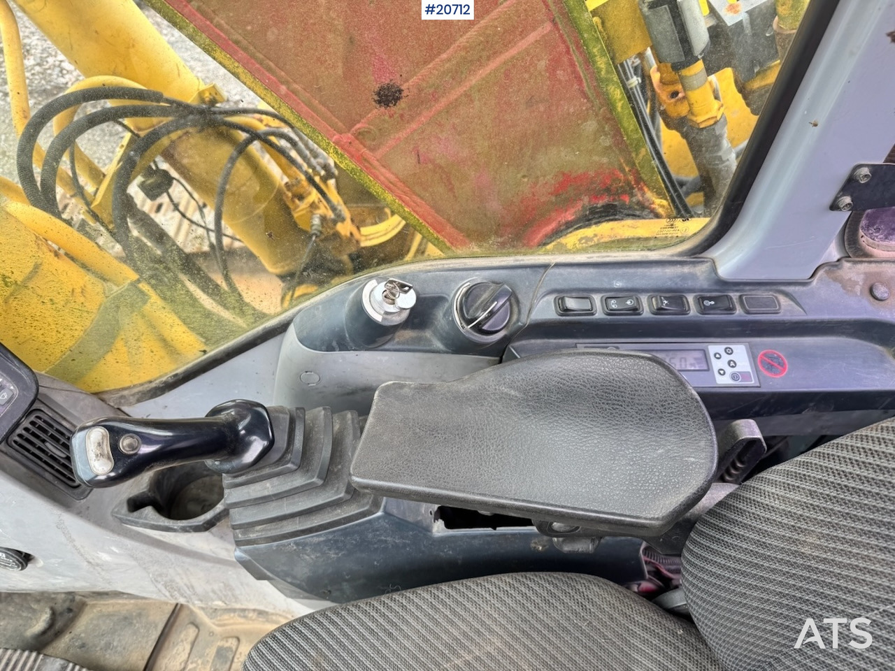 Graafmachine New Holland kobelco E305B: afbeelding 24