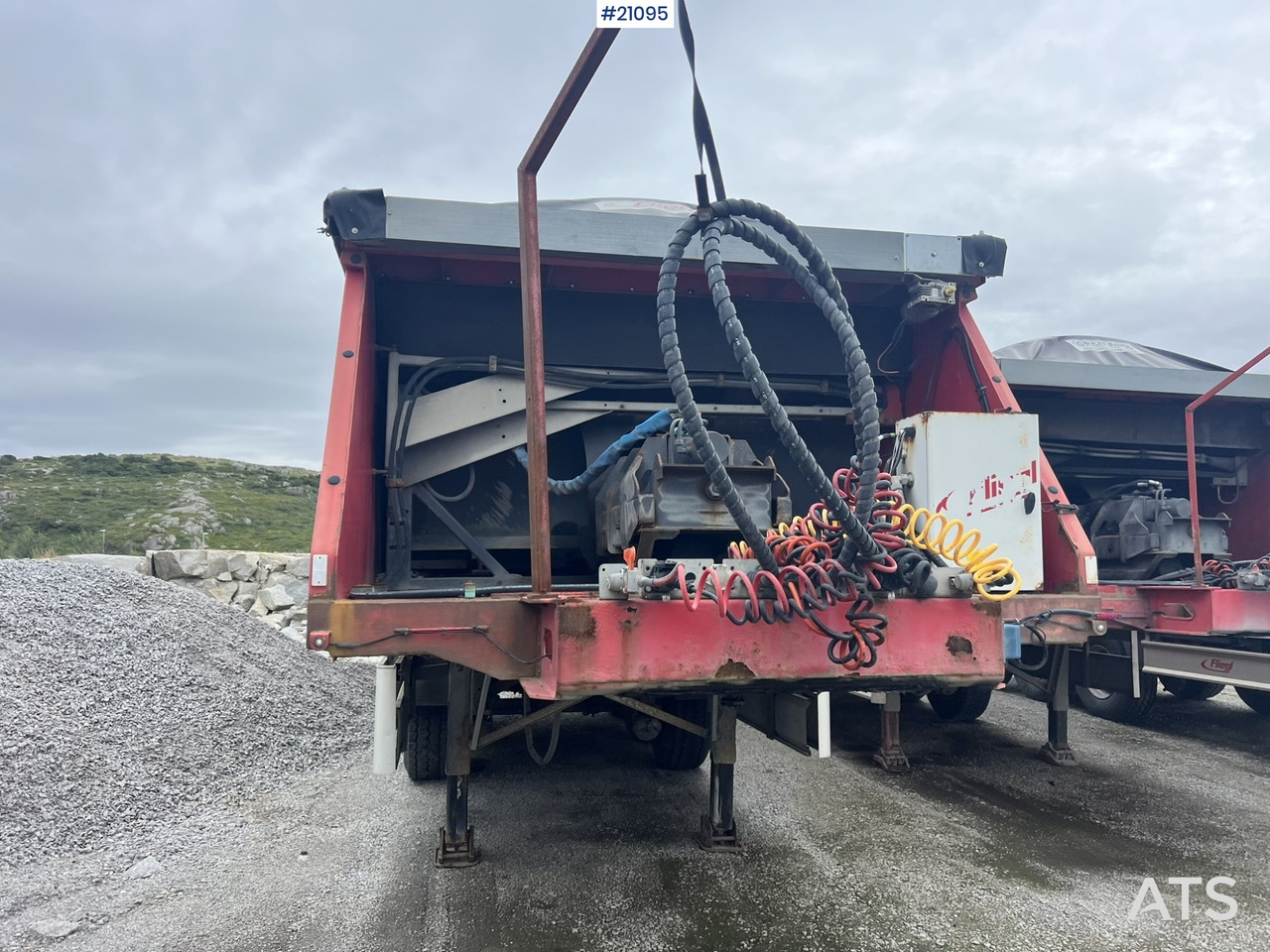Fliegl Fahrzeugbau - Oplegger, Asfaltmachine: afbeelding 4 Fliegl Fahrzeugbau - Oplegger, Asfaltmachine: afbeelding 4