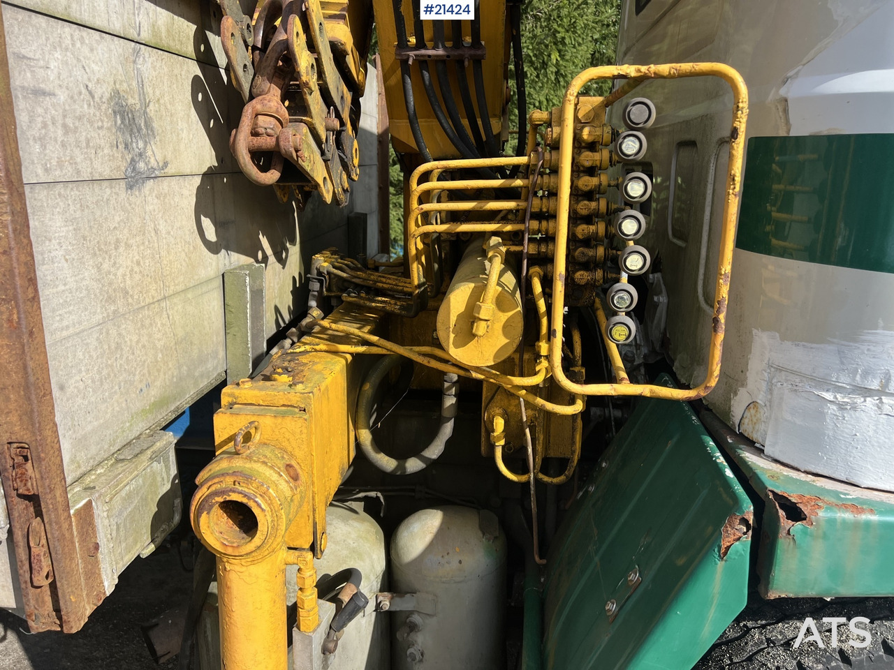 Scania LB 81 6x2 Kranbil m/ 10t/m kran og tipp Rep.Objekt - Kraanwagen: afbeelding 4 Scania LB 81 6x2 Kranbil m/ 10t/m kran og tipp Rep.Objekt - Kraanwagen: afbeelding 4