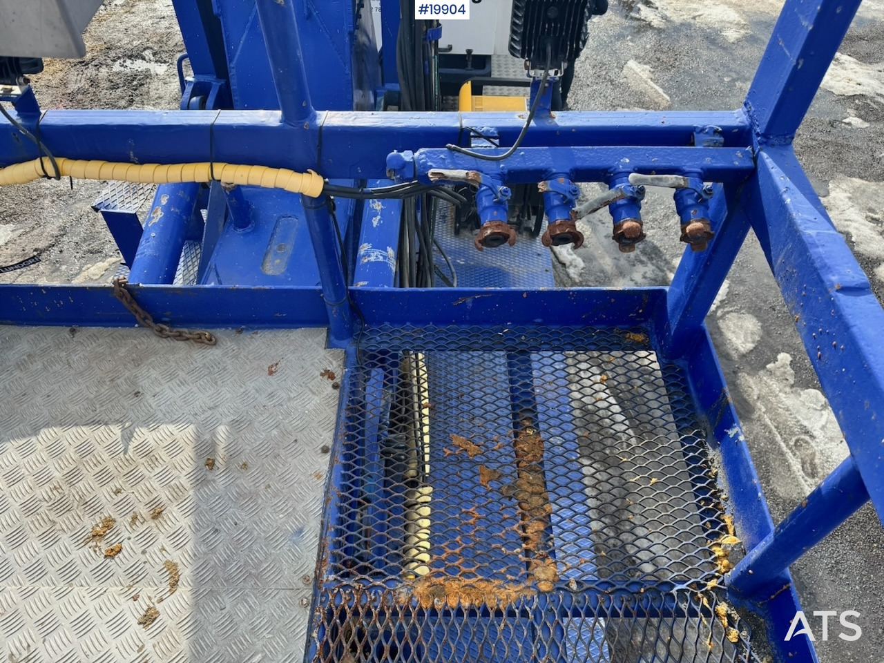 Vrachtwagen hoogwerker Scania P114: afbeelding 28 Vrachtwagen hoogwerker Scania P114: afbeelding 28