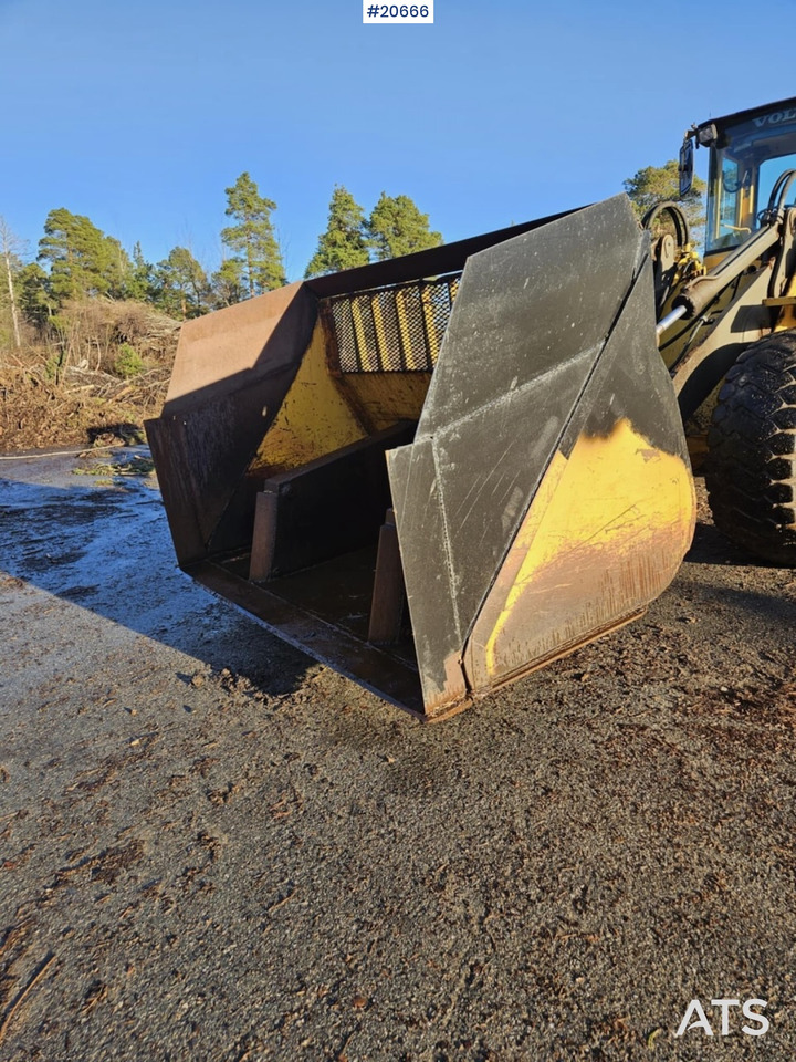 Skuffe Høytipp skuffe til Hjullaster. 5,8m3. - Voorladerbak voor Bouwmachine: afbeelding 1 Skuffe Høytipp skuffe til Hjullaster. 5,8m3. - Voorladerbak voor Bouwmachine: afbeelding 1