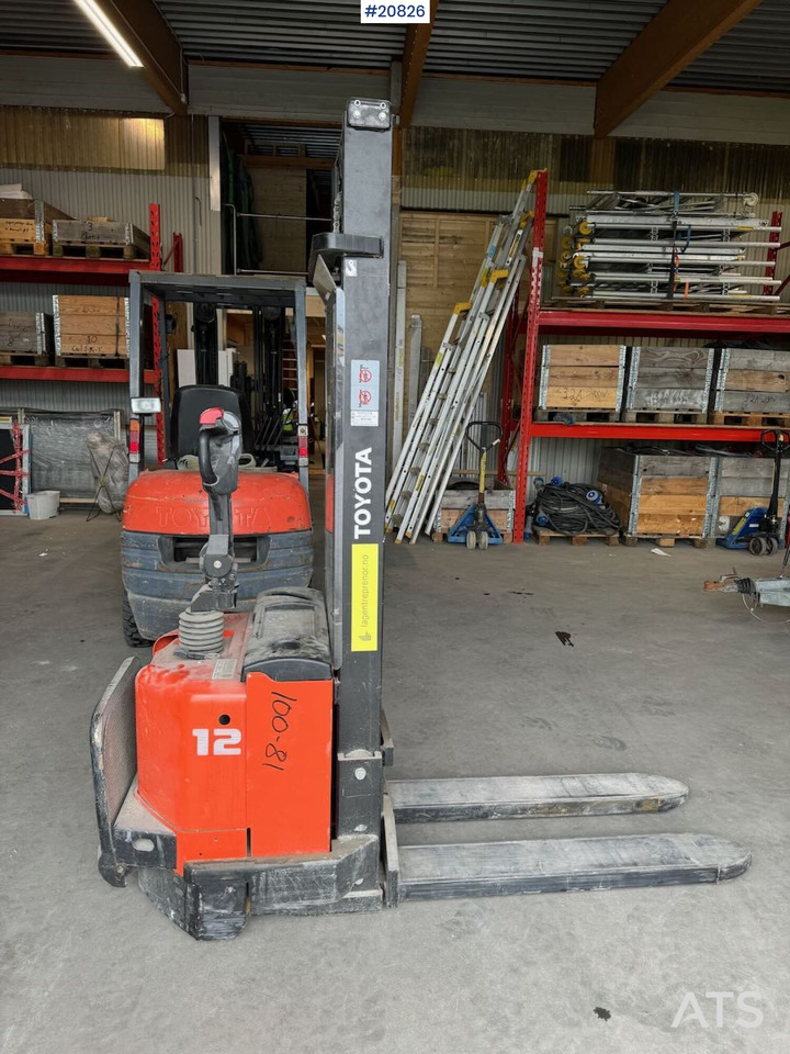 Toyota 7SM12 - Stapelaar: afbeelding 1 Toyota 7SM12 - Stapelaar: afbeelding 1