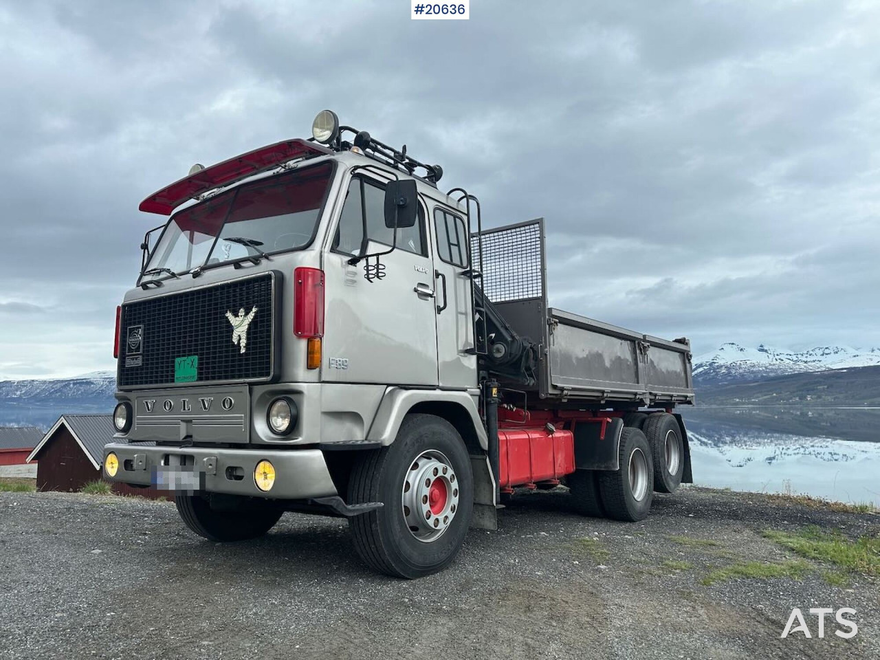 Volvo F89 46 - Vrachtwagen met open laadbak, Kraanwagen: afbeelding 1 Volvo F89 46 - Vrachtwagen met open laadbak, Kraanwagen: afbeelding 1