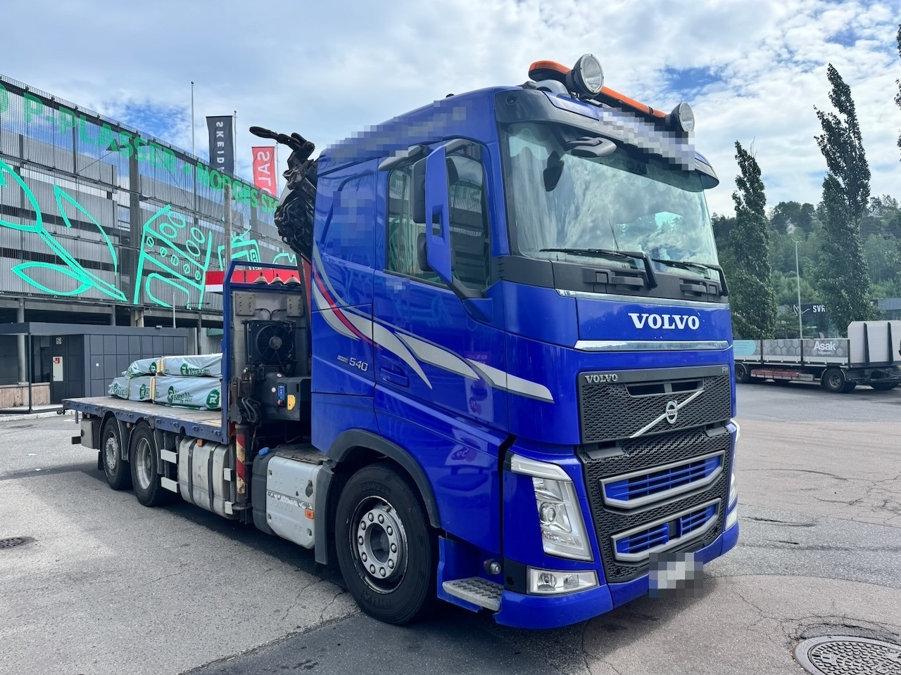 Volvo FH540 - Vrachtwagen met open laadbak, Kraanwagen: afbeelding 1 Volvo FH540 - Vrachtwagen met open laadbak, Kraanwagen: afbeelding 1