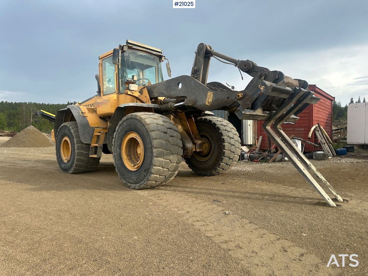 Volvo L120E hjullaster m/ vekt, skuffe og overhalt motor - Wiellader: afbeelding 1 Volvo L120E hjullaster m/ vekt, skuffe og overhalt motor - Wiellader: afbeelding 1