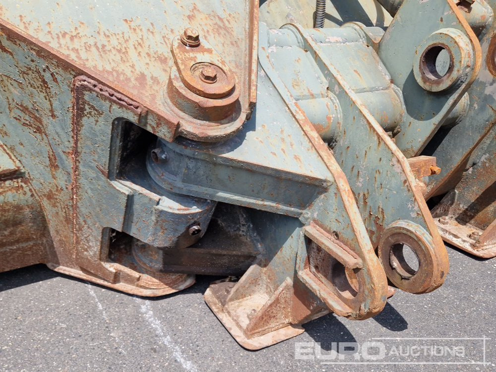 Bak 128" Side Tip Front Loading Bucket to suit Wheeled Loader: afbeelding 6