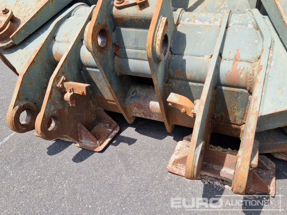 Bak 128" Side Tip Front Loading Bucket to suit Wheeled Loader: afbeelding 9