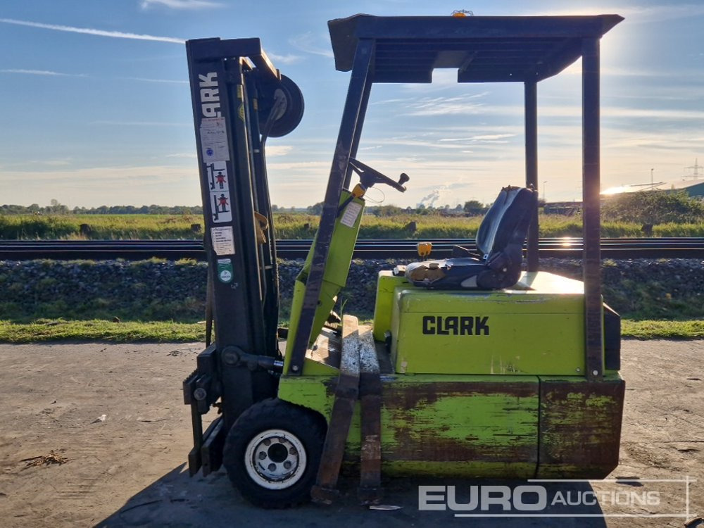1988 Clark TM15 - Elektrische heftruck: afbeelding 2 1988 Clark TM15 - Elektrische heftruck: afbeelding 2