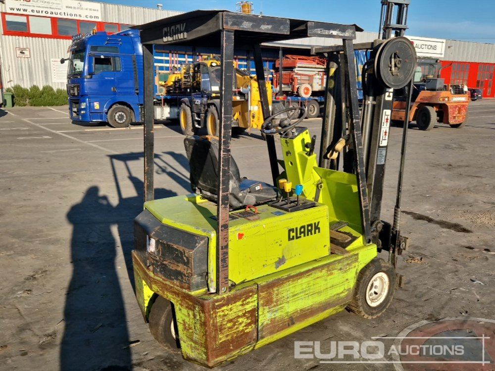 1988 Clark TM15 - Elektrische heftruck: afbeelding 4 1988 Clark TM15 - Elektrische heftruck: afbeelding 4