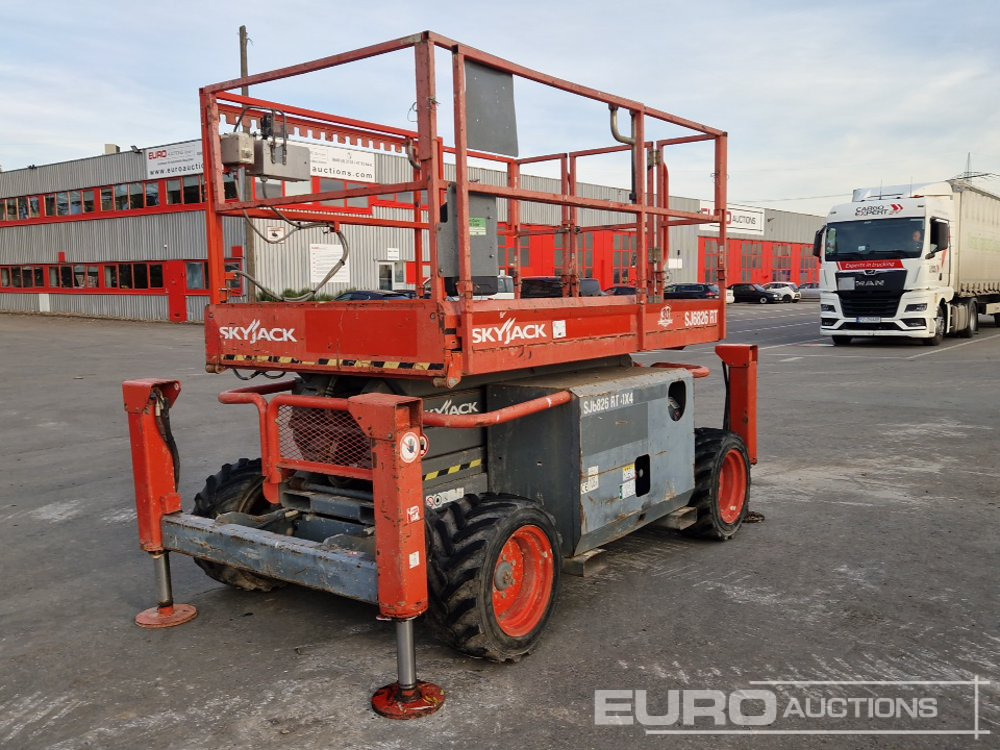 2015 SkyJack 6832RT - Schaarlift: afbeelding 1 2015 SkyJack 6832RT - Schaarlift: afbeelding 1