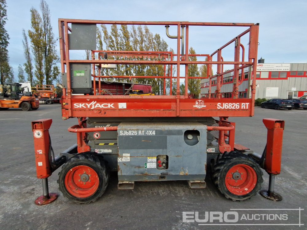 2015 SkyJack 6832RT - Schaarlift: afbeelding 2 2015 SkyJack 6832RT - Schaarlift: afbeelding 2