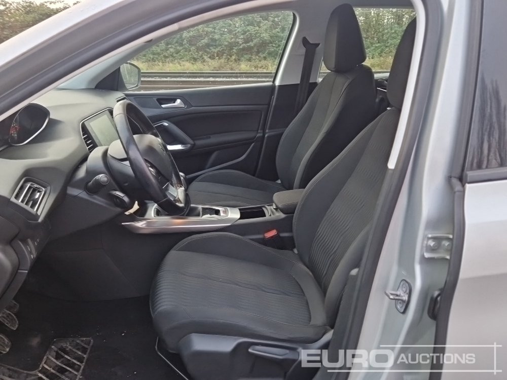 Personenwagen 2017 Peugeot 308 HB: afbeelding 32