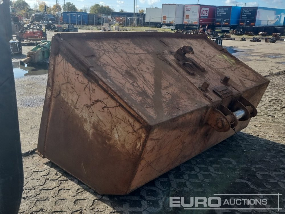 88" Loading Bucket to suit Dedicated QH - Bak: afbeelding 2 88" Loading Bucket to suit Dedicated QH - Bak: afbeelding 2