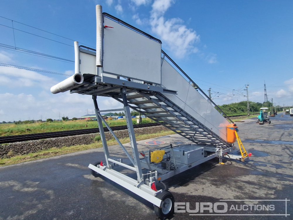 Blumenbecker PT17 Twin Axle Aircraft Service Stairscase - Passagierstrap: afbeelding 3 Blumenbecker PT17 Twin Axle Aircraft Service Stairscase - Passagierstrap: afbeelding 3