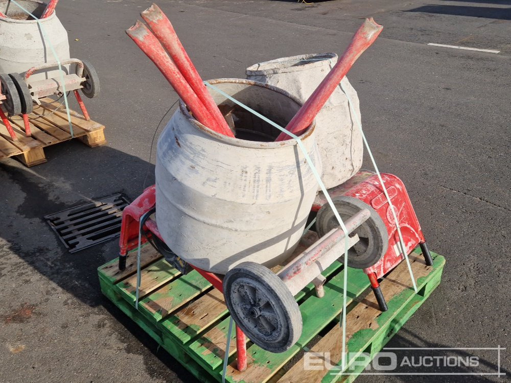 Cement Mixers (2 of) - Betonmolen: afbeelding 2 Cement Mixers (2 of) - Betonmolen: afbeelding 2