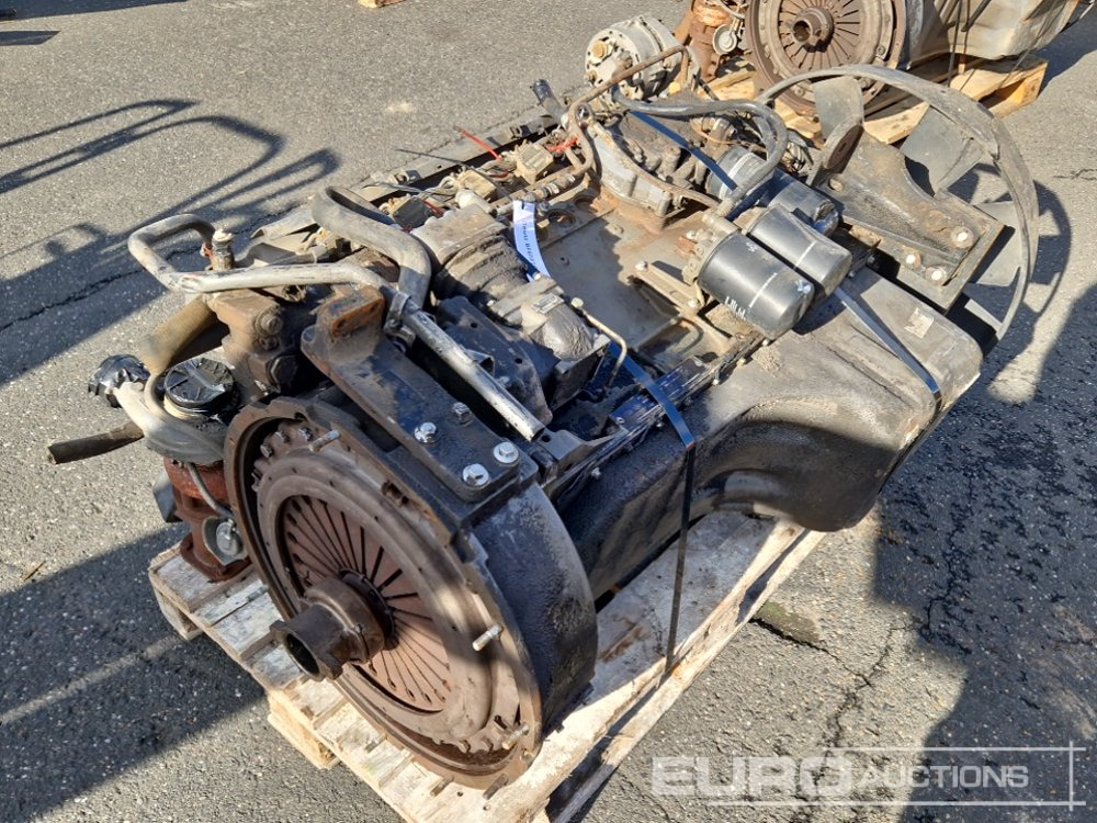 Deutz 6 Cylinder Turbo Diesel Engine - Motor: afbeelding 1 Deutz 6 Cylinder Turbo Diesel Engine - Motor: afbeelding 1
