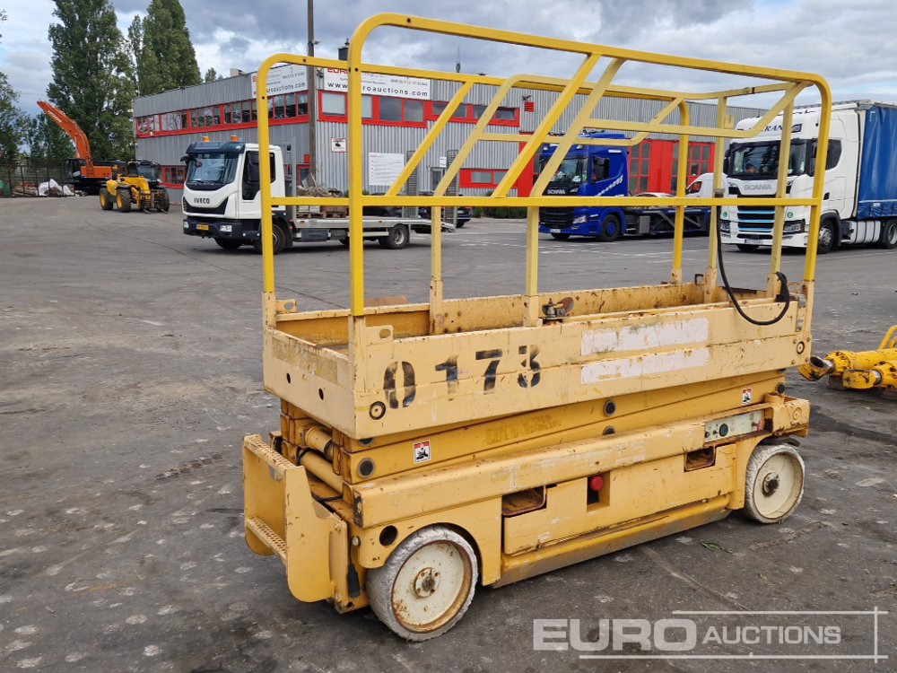 Electric Scissor Lift (Incomplete) - Hoogwerker: afbeelding 4 Electric Scissor Lift (Incomplete) - Hoogwerker: afbeelding 4