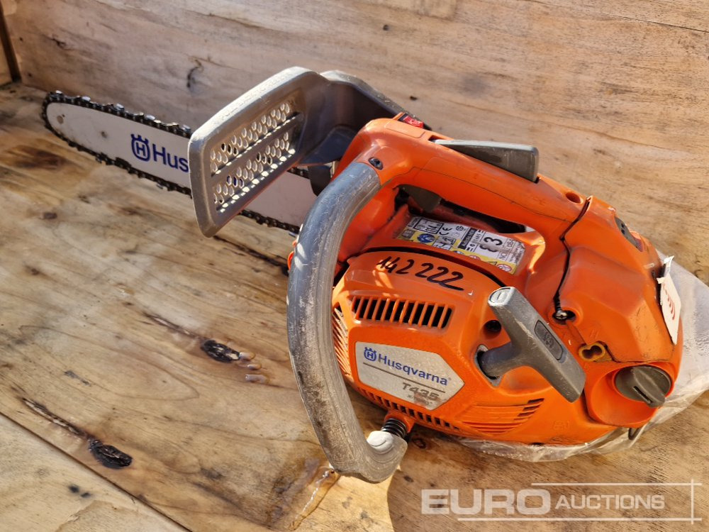 Husqvarna Chainsaws (2 of) - Bouwmaterieel: afbeelding 5 Husqvarna Chainsaws (2 of) - Bouwmaterieel: afbeelding 5