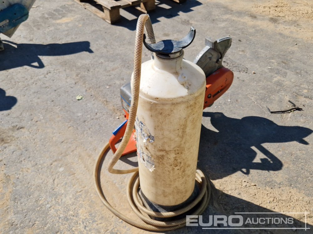 Husqvarna K770 Handheld Quickcut Saw with Water Sprayer - Asfaltmachine: afbeelding 4 Husqvarna K770 Handheld Quickcut Saw with Water Sprayer - Asfaltmachine: afbeelding 4