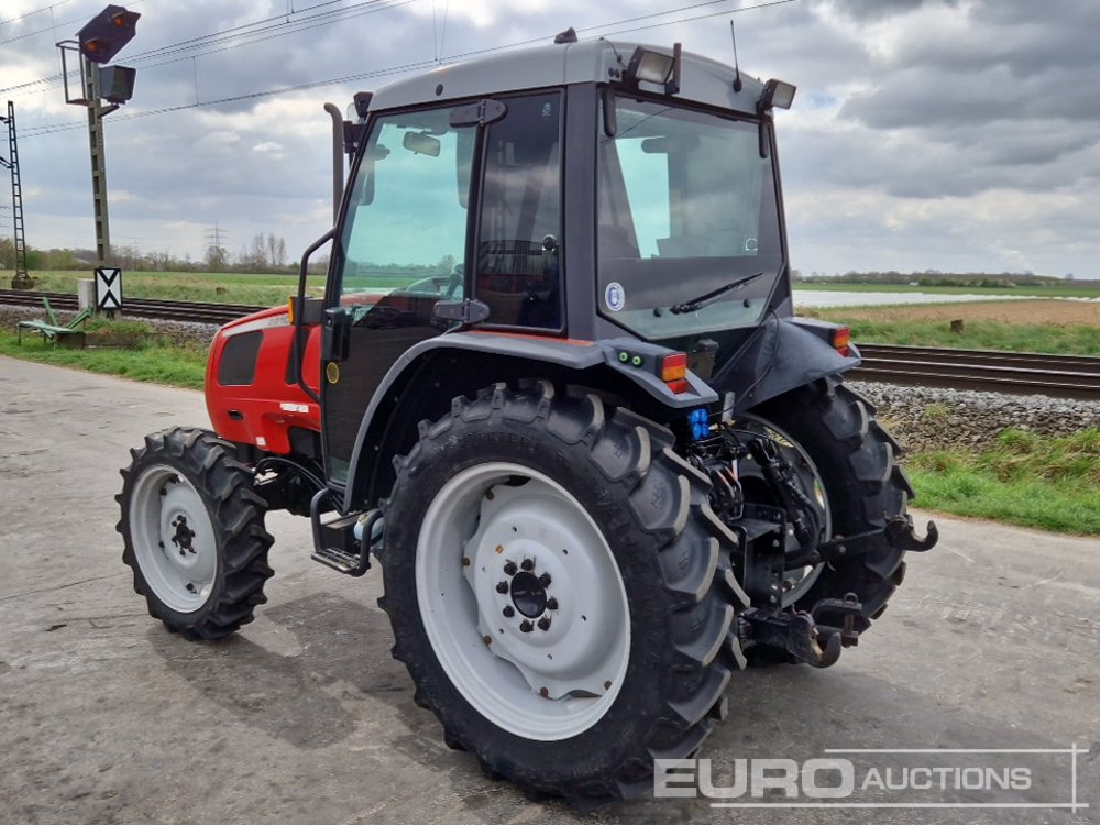 Massey Ferguson MF2210-4 - Tractor: afbeelding 3 Massey Ferguson MF2210-4 - Tractor: afbeelding 3