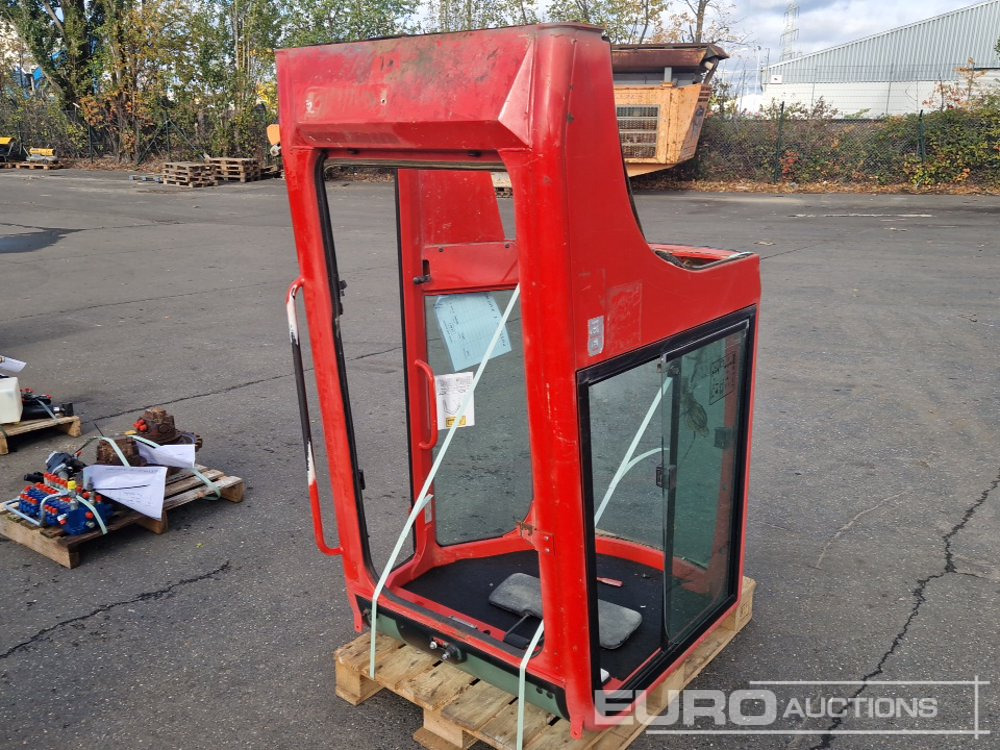 Cabin to suit Yanmar VIO20-4 - Onderdelen voor Graafmachine: afbeelding 2 Cabin to suit Yanmar VIO20-4 - Onderdelen voor Graafmachine: afbeelding 2