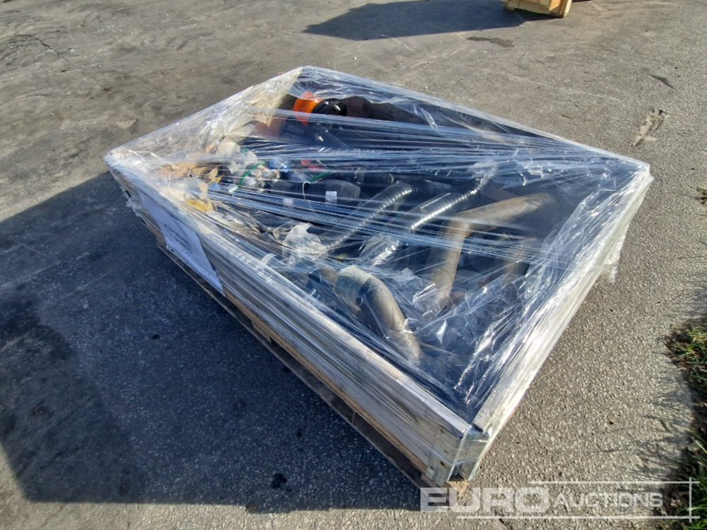 Unused Spare Parts to suit JCB - Onderdelen: afbeelding 2 Unused Spare Parts to suit JCB - Onderdelen: afbeelding 2