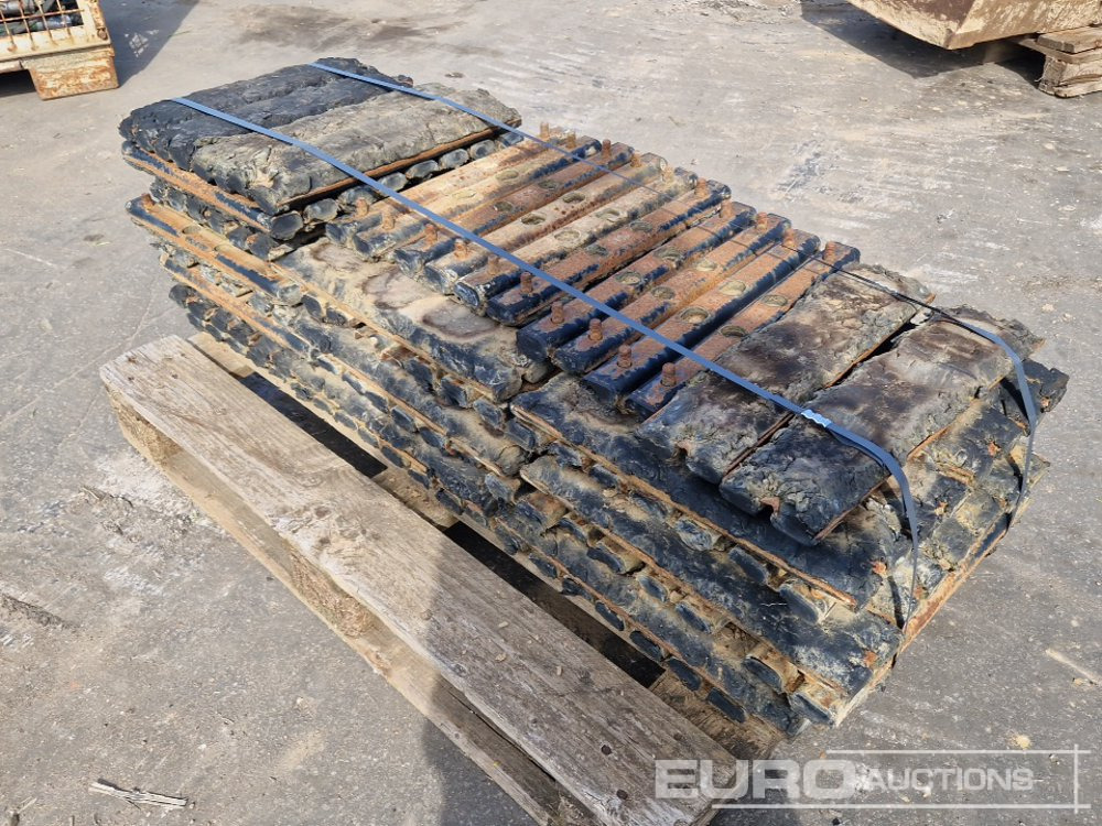 Pallet of Floor Plates to suit Caterpillar 308 - Bouwmaterieel: afbeelding 3 Pallet of Floor Plates to suit Caterpillar 308 - Bouwmaterieel: afbeelding 3