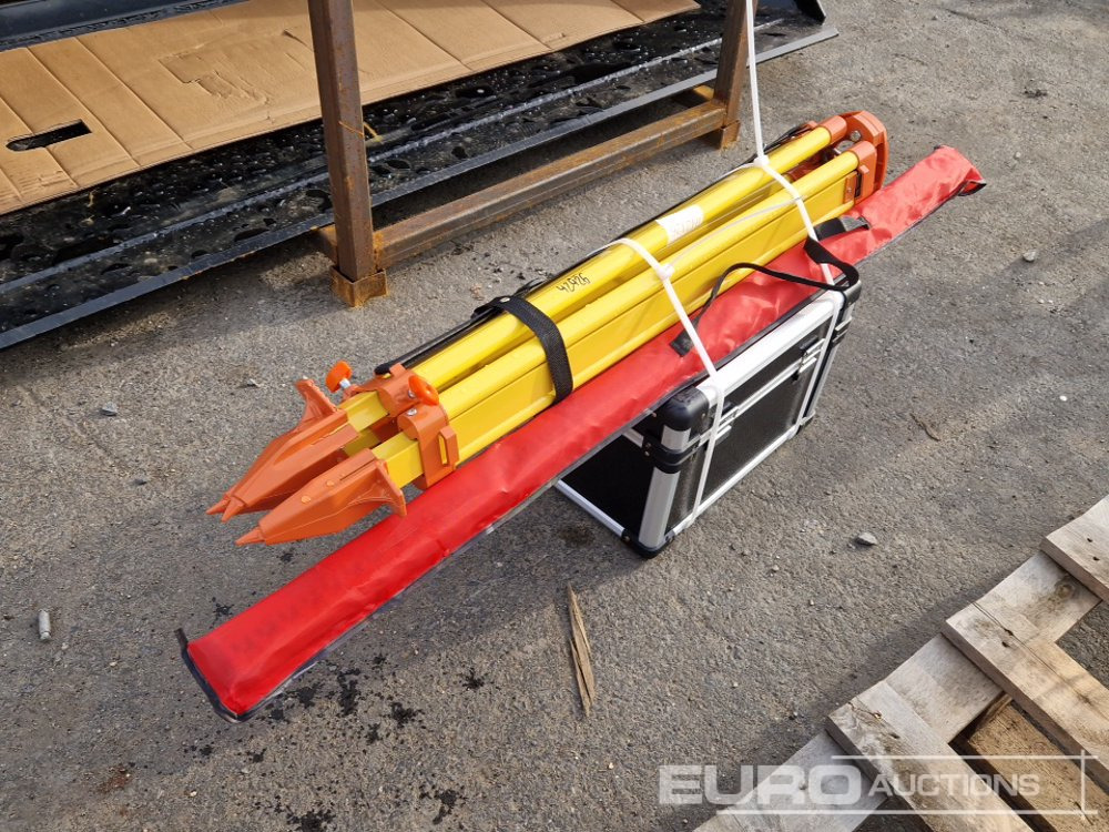 Unused 2025 SKLP Self-Leveling Rotary Laser Level with Batteries, Receiver, Tripod, Grade Rod - Werkplaats toebehoor: afbeelding 4 Unused 2025 SKLP Self-Leveling Rotary Laser Level with Batteries, Receiver, Tripod, Grade Rod - Werkplaats toebehoor: afbeelding 4