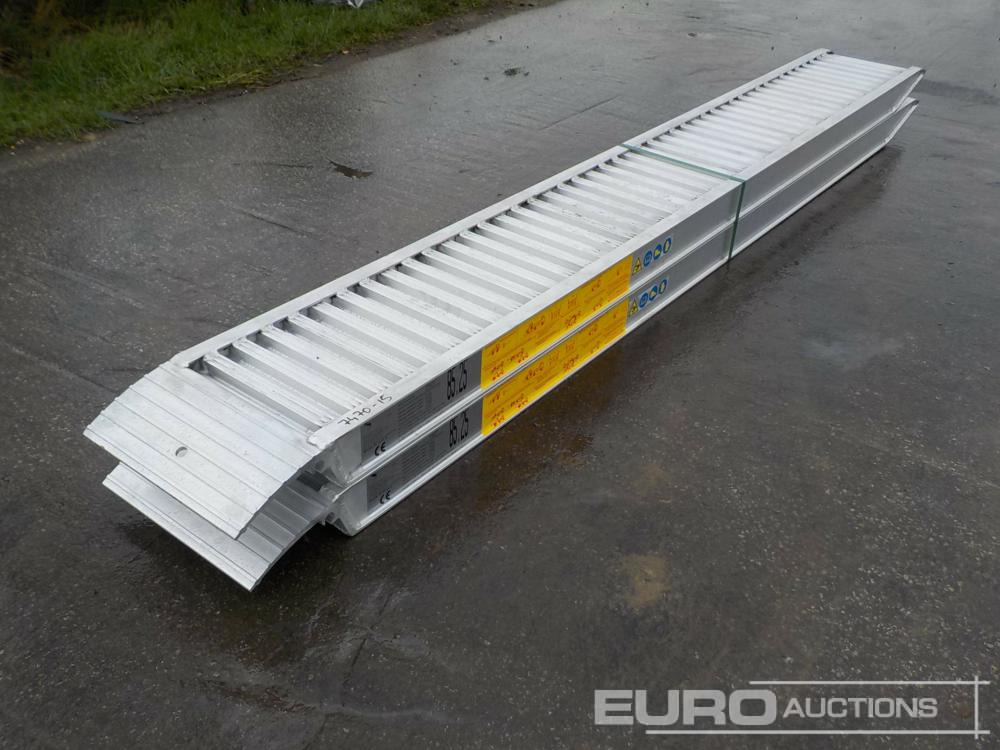 Unused CLM 85.25 Aluminium Loading Ramps (2 of) 2920kg Capacity, 2500mm Length - Laadbrug: afbeelding 2 Unused CLM 85.25 Aluminium Loading Ramps (2 of) 2920kg Capacity, 2500mm Length - Laadbrug: afbeelding 2