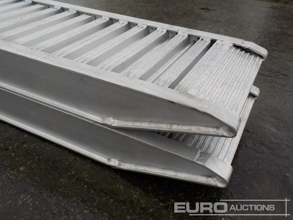Unused CLM 85.25 Aluminium Loading Ramps (2 of) 2920kg Capacity, 2500mm Length - Laadbrug: afbeelding 3 Unused CLM 85.25 Aluminium Loading Ramps (2 of) 2920kg Capacity, 2500mm Length - Laadbrug: afbeelding 3