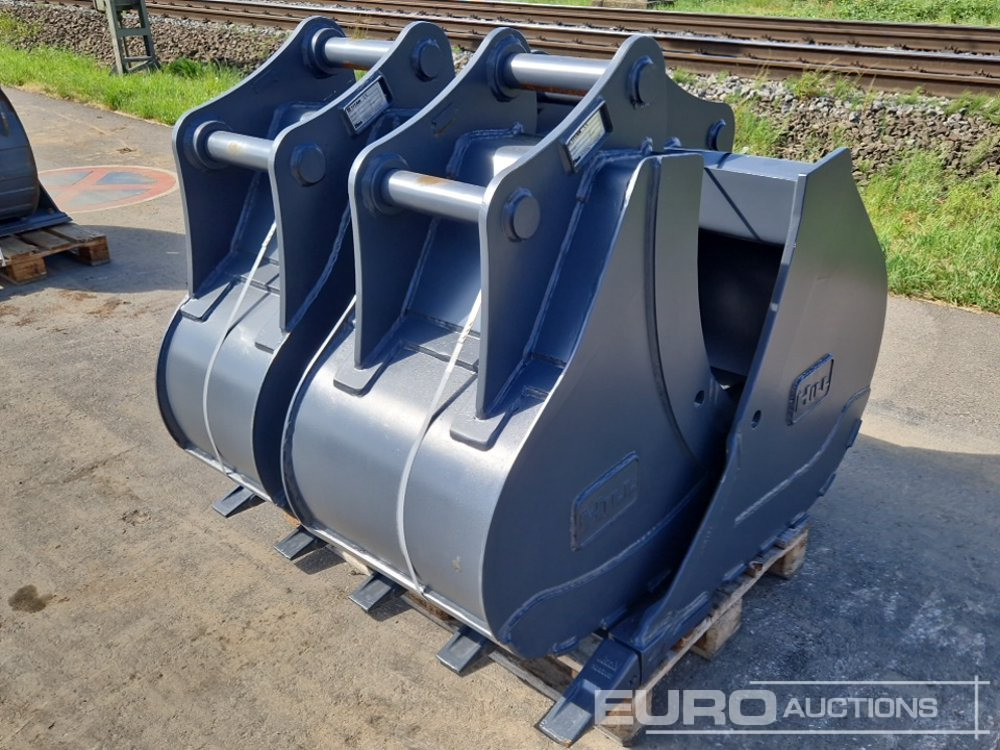 Unused Strickland 48" 24", 18" Digging Buckets, 65mm Pin to suit Hitachi ZX130 (3 of) - Bak: afbeelding 1 Unused Strickland 48" 24", 18" Digging Buckets, 65mm Pin to suit Hitachi ZX130 (3 of) - Bak: afbeelding 1