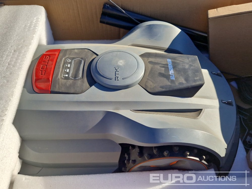 Unused SunSeeker X7 Robotic Lawnmower, 3,000m² - Bouwmaterieel: afbeelding 5 Unused SunSeeker X7 Robotic Lawnmower, 3,000m² - Bouwmaterieel: afbeelding 5