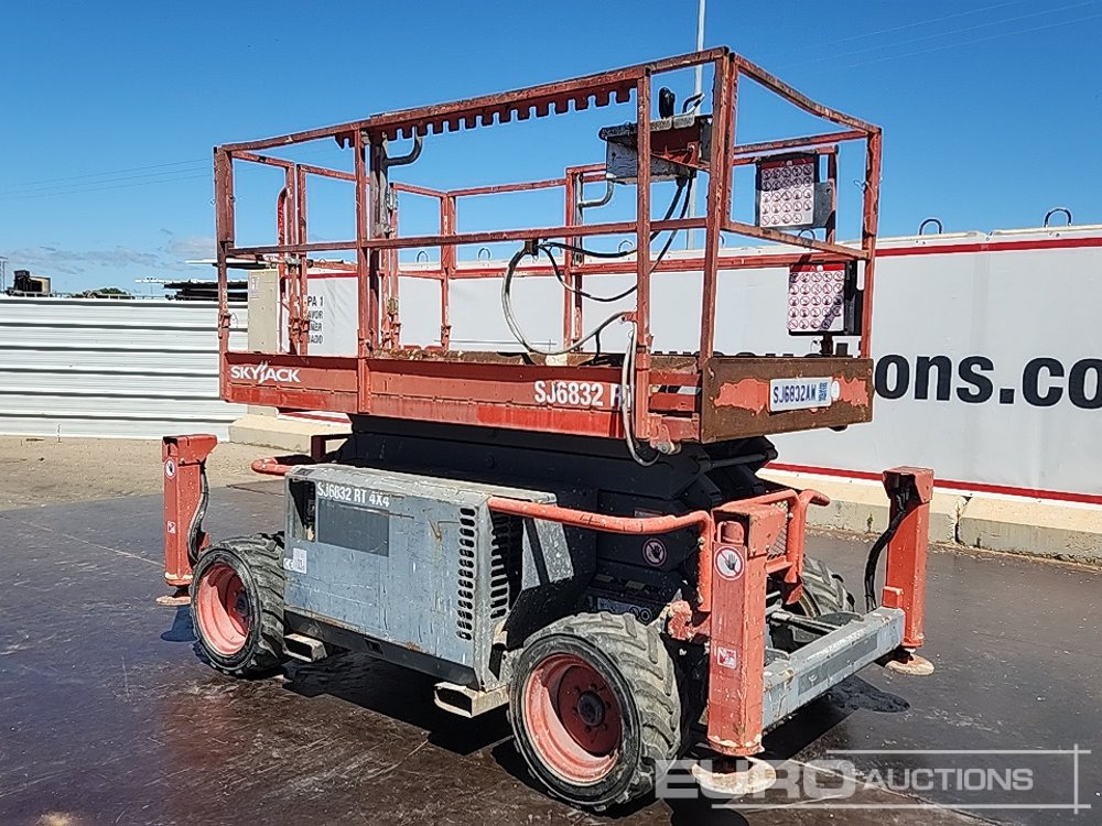 2015 SkyJack SJ6832RT - Schaarlift: afbeelding 3 2015 SkyJack SJ6832RT - Schaarlift: afbeelding 3