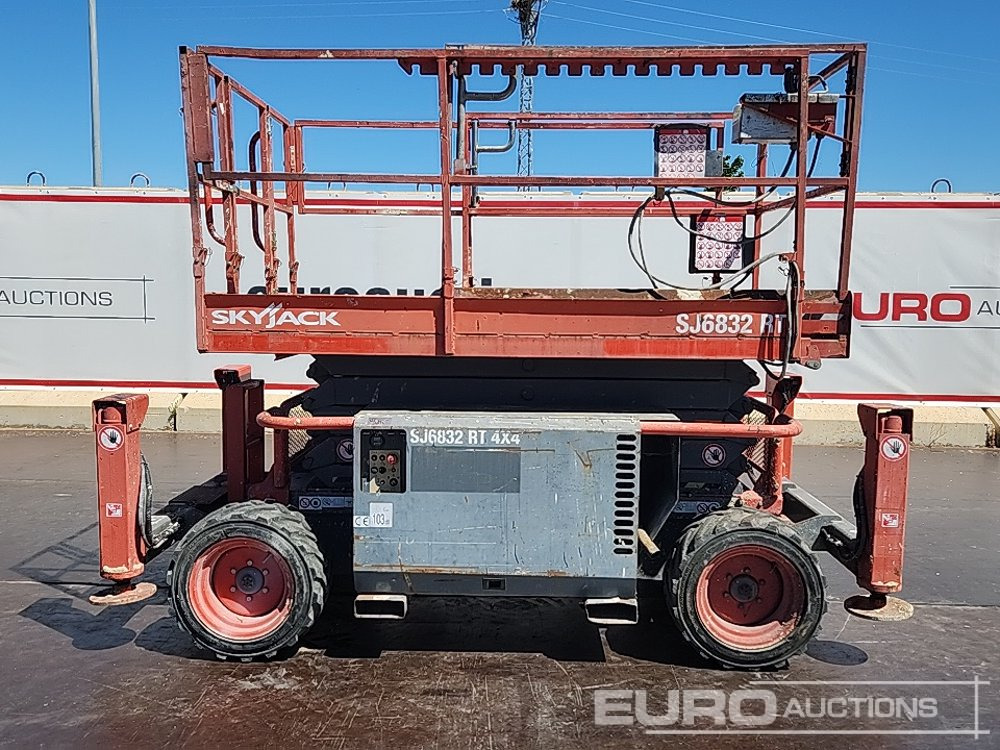 2015 SkyJack SJ6832RT - Schaarlift: afbeelding 2 2015 SkyJack SJ6832RT - Schaarlift: afbeelding 2