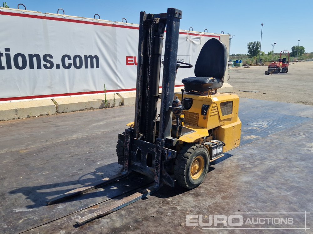 Diesel Forklift, 2 Stage Mast, Forks - Heftruck: afbeelding 1 Diesel Forklift, 2 Stage Mast, Forks - Heftruck: afbeelding 1