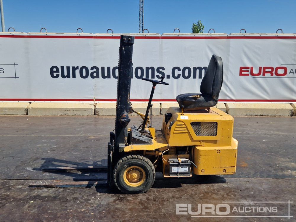 Diesel Forklift, 2 Stage Mast, Forks - Heftruck: afbeelding 2 Diesel Forklift, 2 Stage Mast, Forks - Heftruck: afbeelding 2