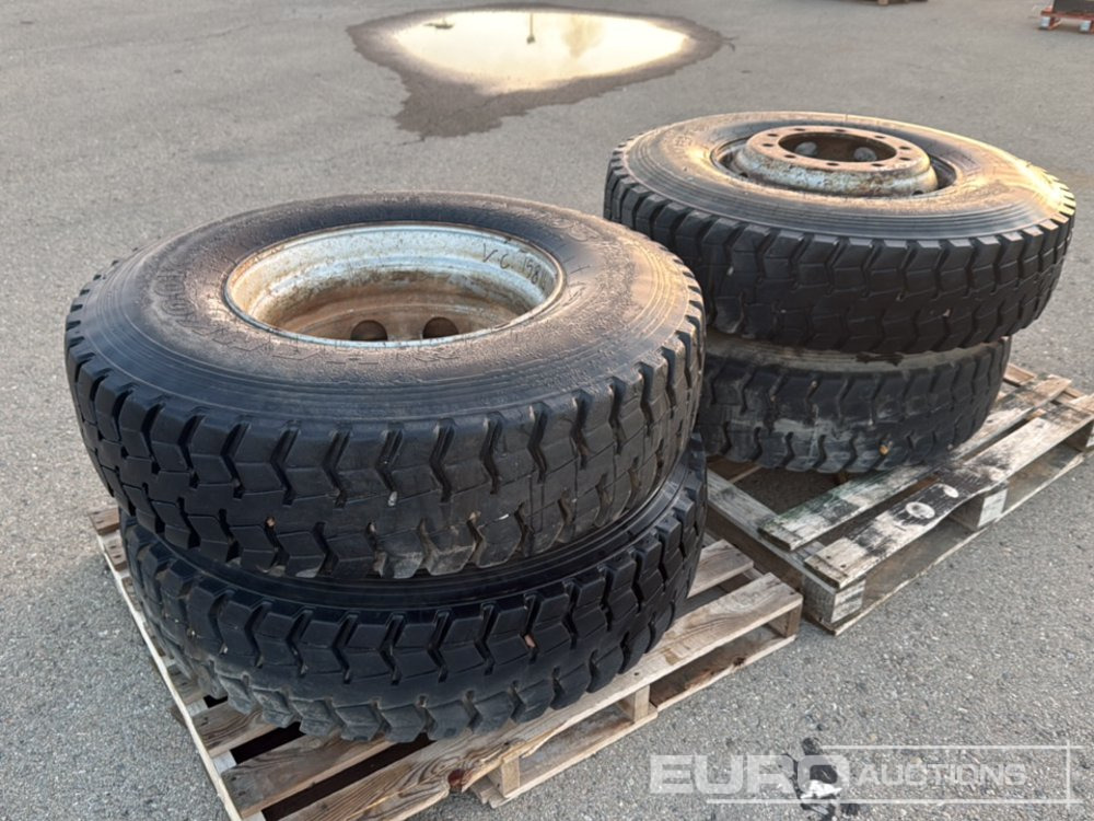 Hankook Pallet of 13R 22.5 Rims & Tyres / Pallet de Ruedas - Band: afbeelding 3 Hankook Pallet of 13R 22.5 Rims & Tyres / Pallet de Ruedas - Band: afbeelding 3