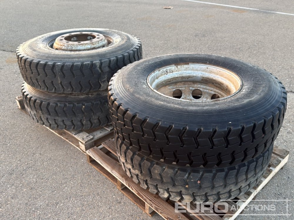 Hankook Pallet of 13R 22.5 Rims & Tyres / Pallet de Ruedas - Band: afbeelding 2 Hankook Pallet of 13R 22.5 Rims & Tyres / Pallet de Ruedas - Band: afbeelding 2