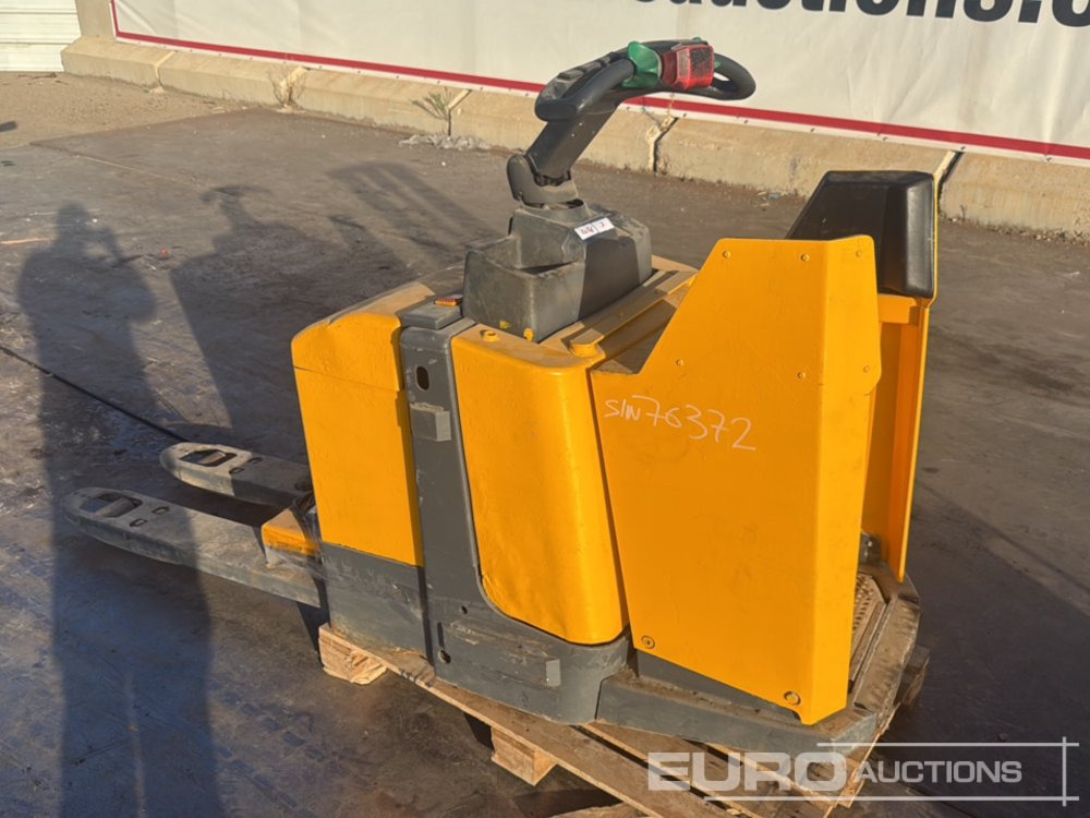 Electric Pallet Truck, Charger - Intern transport: afbeelding 1 Electric Pallet Truck, Charger - Intern transport: afbeelding 1