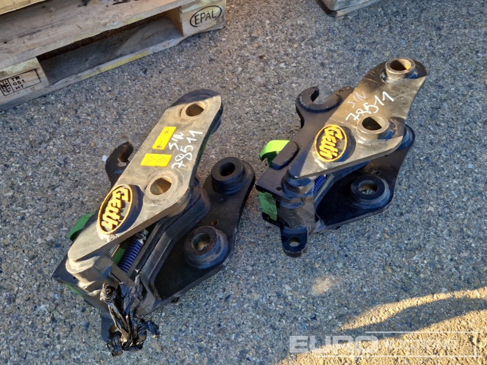 QC35/40H3LE Quick Coupler to Suit Kubota U35 (S/Ns 955929,959074) (2 of), QR40-1-69-NC Quick Coupler to Suit Kubota KX71 (S/N 1114430), QR30M1-5945 Quick Coupler to Suit CAT 301.5 (S/Ns 1120880), QR3 - Bouwmaterieel: afbeelding 2 QC35/40H3LE Quick Coupler to Suit Kubota U35 (S/Ns 955929,959074) (2 of), QR40-1-69-NC Quick Coupler to Suit Kubota KX71 (S/N 1114430), QR30M1-5945 Quick Coupler to Suit CAT 301.5 (S/Ns 1120880), QR3 - Bouwmaterieel: afbeelding 2