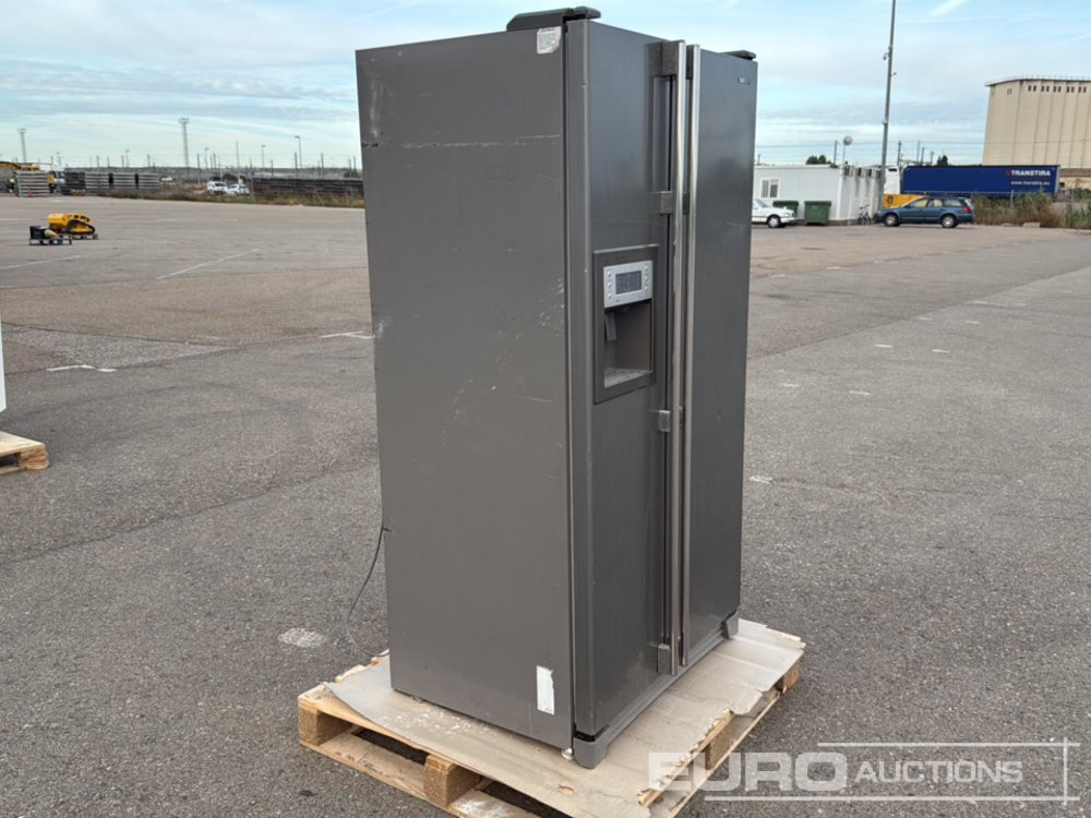 Samsung Double Door Refrigerator - Bouwmaterieel: afbeelding 1 Samsung Double Door Refrigerator - Bouwmaterieel: afbeelding 1