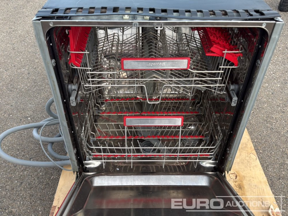 Smeg & Electrolux Dishwashers (2 of) - Bouwmaterieel: afbeelding 5 Smeg & Electrolux Dishwashers (2 of) - Bouwmaterieel: afbeelding 5