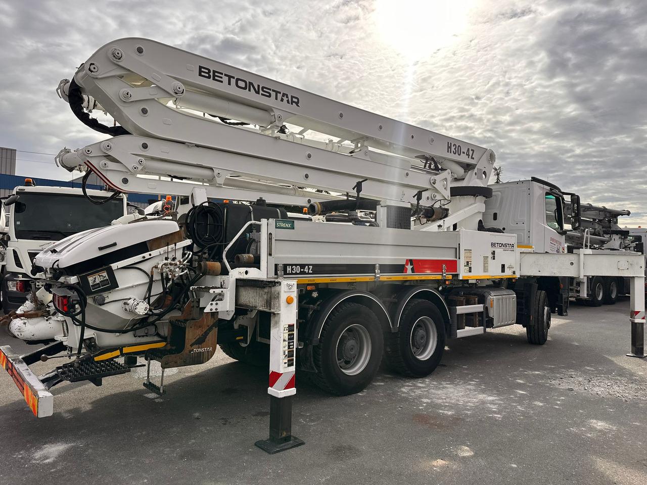 Pompe à béton BetonStar 30m avec cabine Mercedes Benz Arocs 2640 FY-472-KA Année 2021 - Betonpomp: afbeelding 4 Pompe à béton BetonStar 30m avec cabine Mercedes Benz Arocs 2640 FY-472-KA Année 2021 - Betonpomp: afbeelding 4