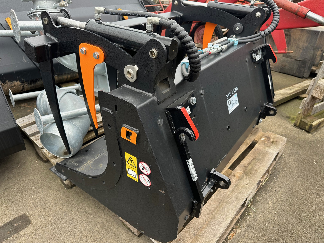 Alö Multibenne S 140 BOH M16 S/L - Voorlader voor tractor: afbeelding 1 Alö Multibenne S 140 BOH M16 S/L - Voorlader voor tractor: afbeelding 1