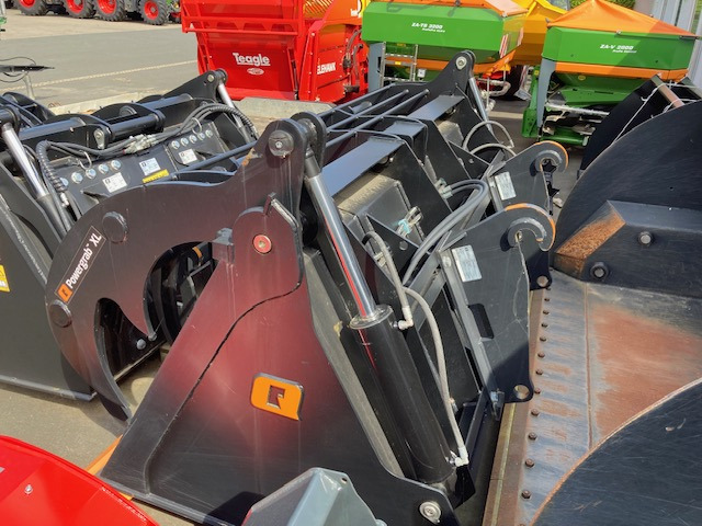 Alö Powergrab XL 240 für Cargo 955 - Voorlader voor tractor: afbeelding 2 Alö Powergrab XL 240 für Cargo 955 - Voorlader voor tractor: afbeelding 2